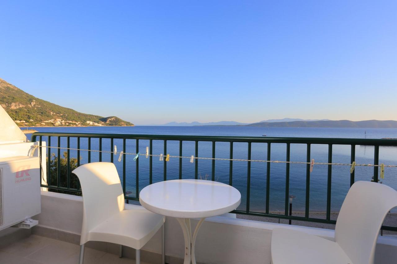 Apartments By The Sea Igrane, Makarska - 6653 المظهر الخارجي الصورة