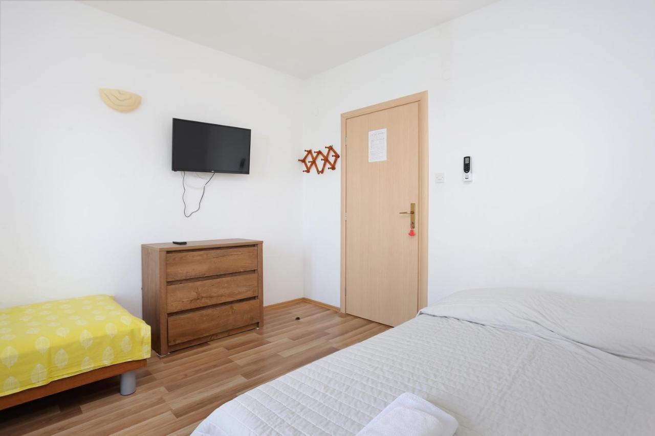 Apartments By The Sea Igrane, Makarska - 6653 المظهر الخارجي الصورة